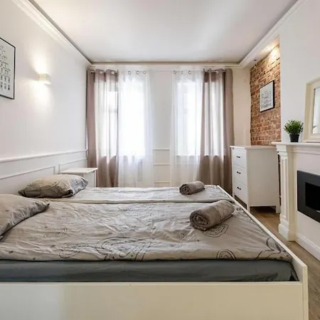Golden Apartments&glamping- Uniwersytecka Lägenhet