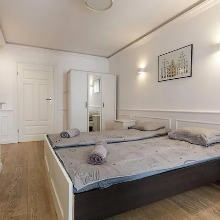 Appartement Golden Apartments&glamping- Uniwersytecka Wrocław